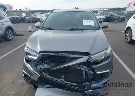 2018 Mitsubishi Outlander Sport 2.0 Es z USA, uszkodzony, nr VIN JA4AR3AU8JU012673